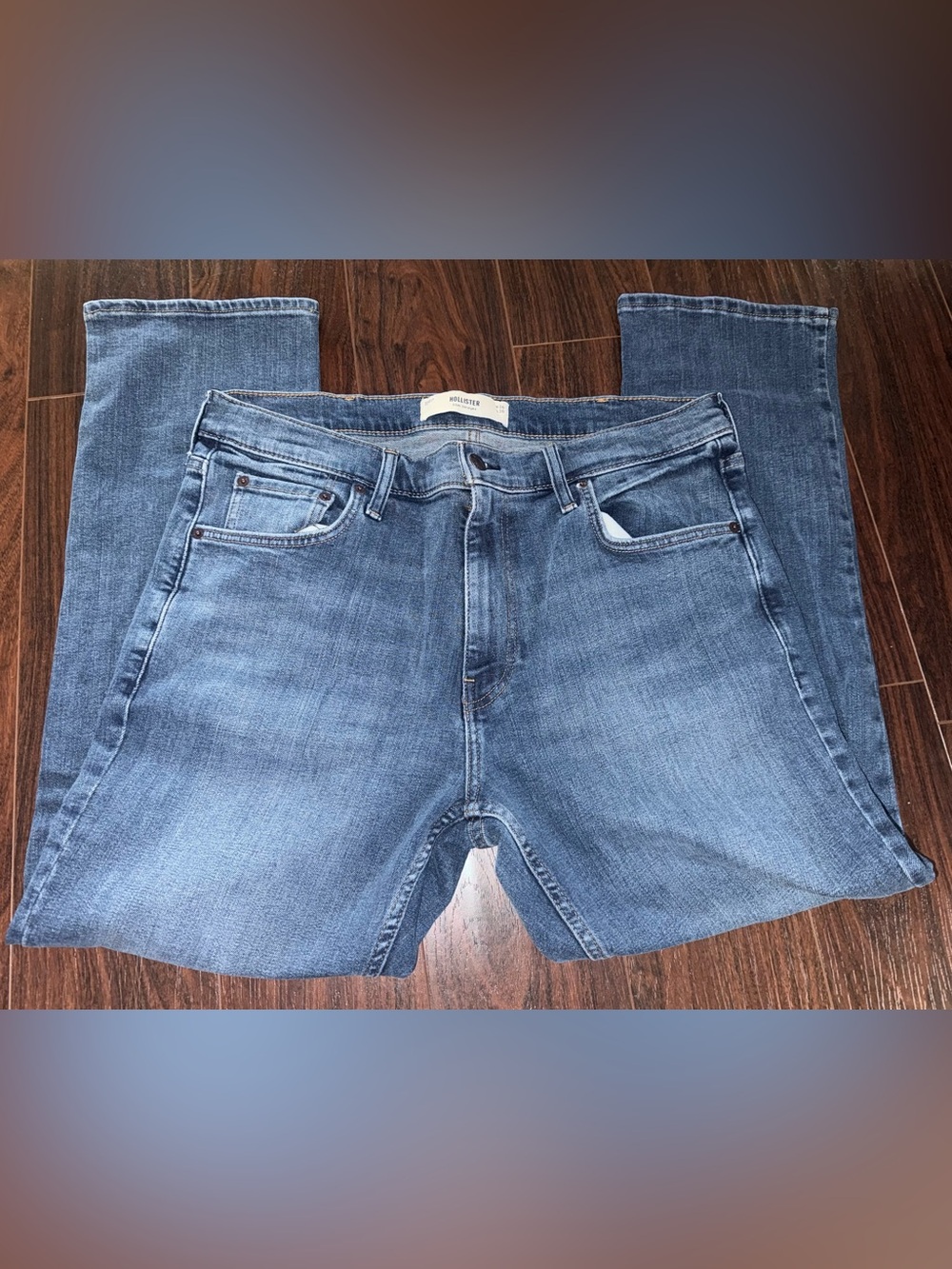Hollister Men's Light Blue Relaxed Fit Jeans